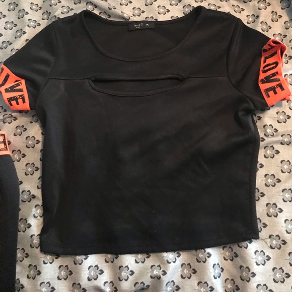 Crop top and skirt outfit - Picture 1 of 3